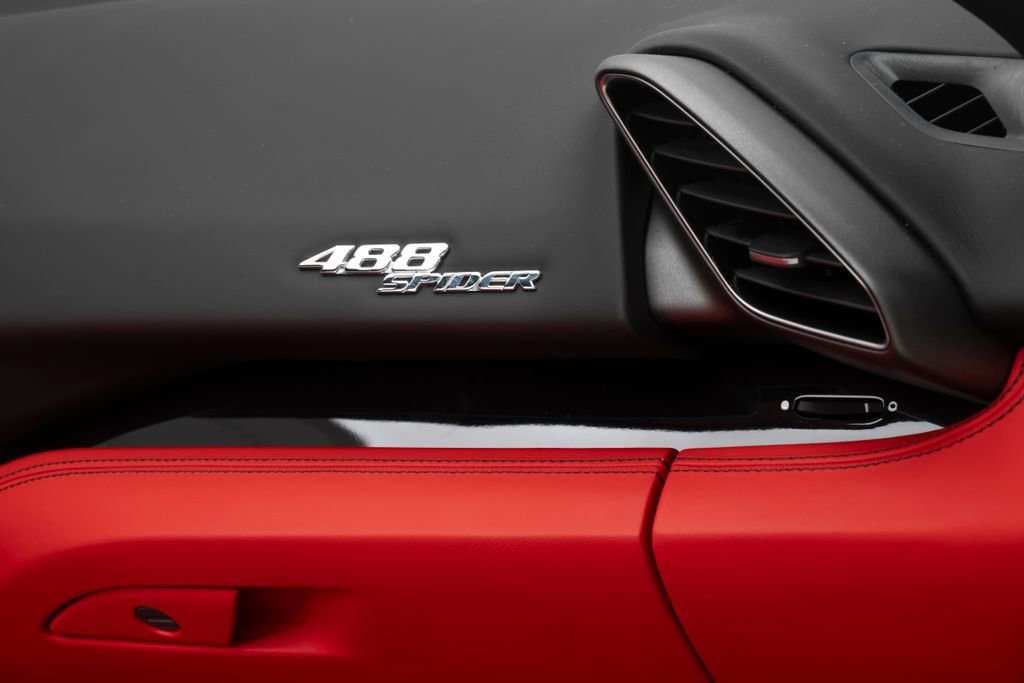 Used 2018 Ferrari 488 Spider Base image 47