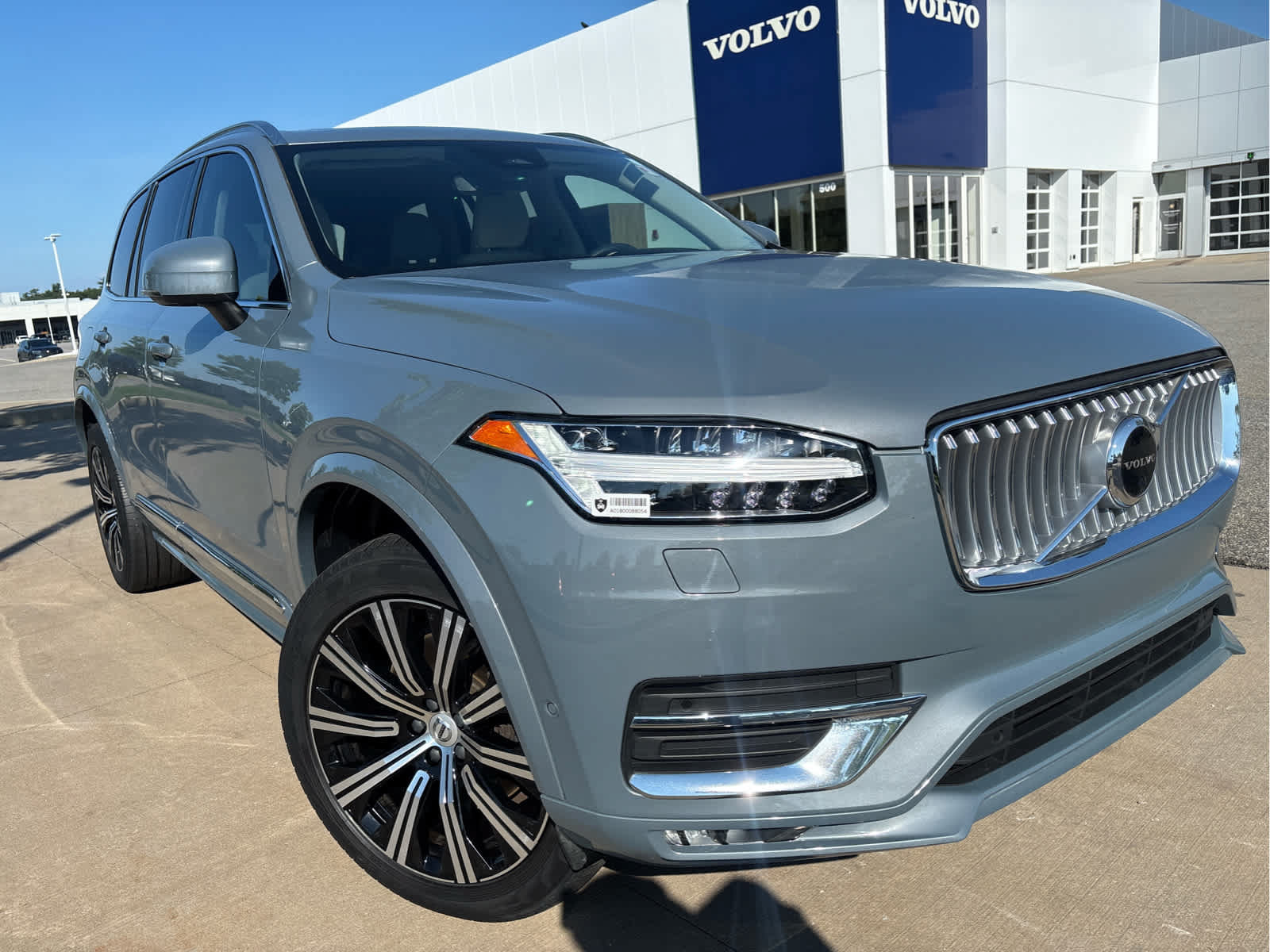 Used 2023 Volvo XC90 B6 Plus w/ Protection Package Premier AWD/4WD image 3