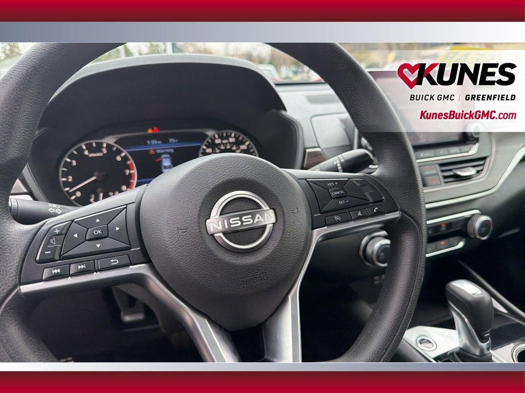 Used 2024 Nissan Altima 2.5 SV image 17