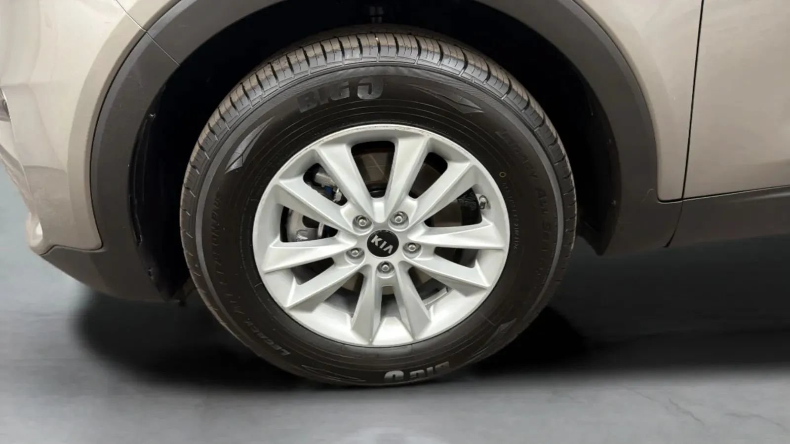 Used 2019 Kia Sorento L FWD image 26