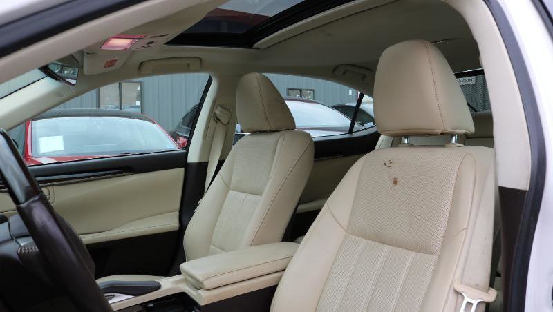 Used 2018 Lexus ES 350 w/ Luxury Package w/Wood Trim image 10