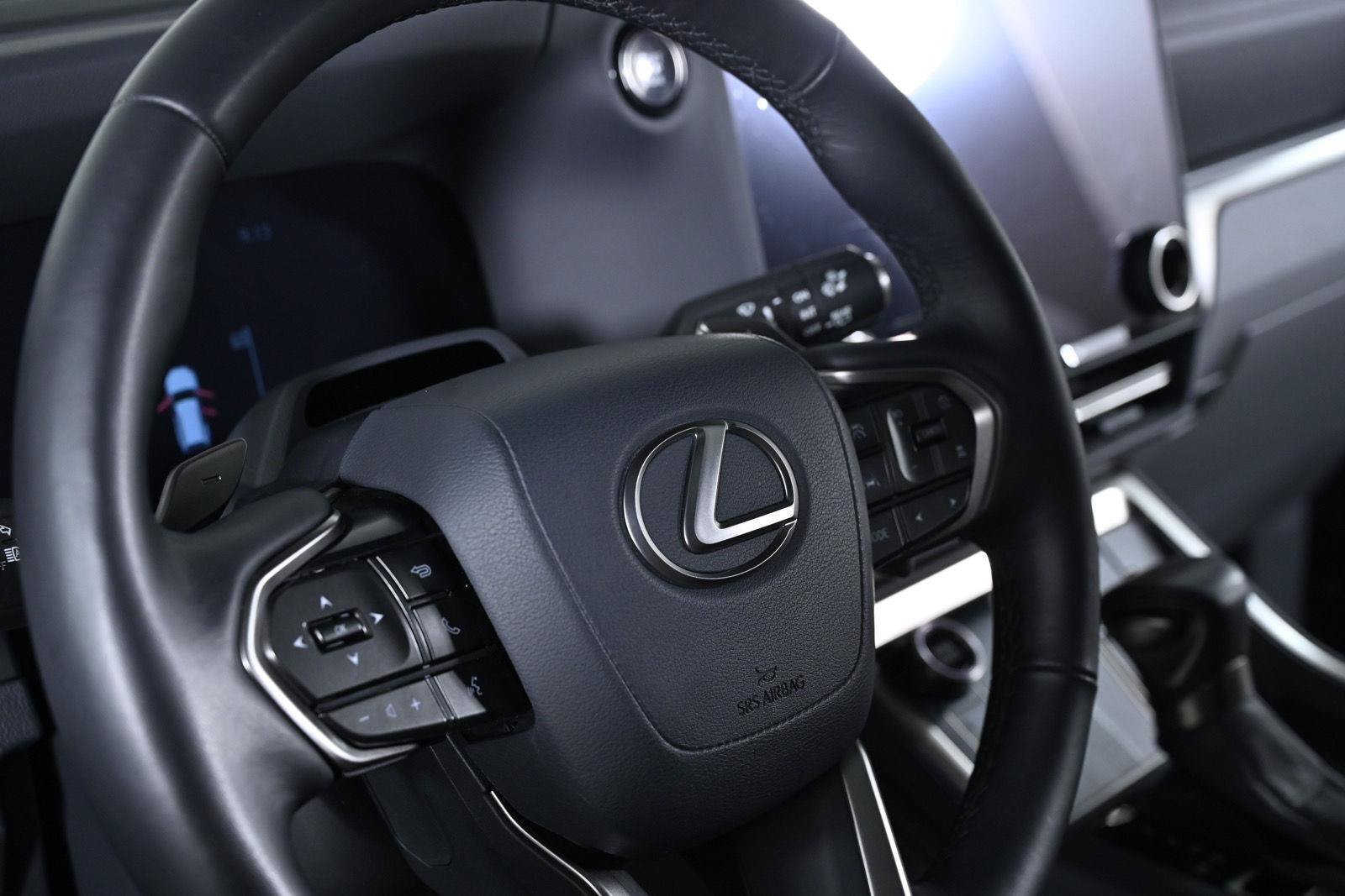 Used 2024 Lexus GX 550 AWD/4WD image 11