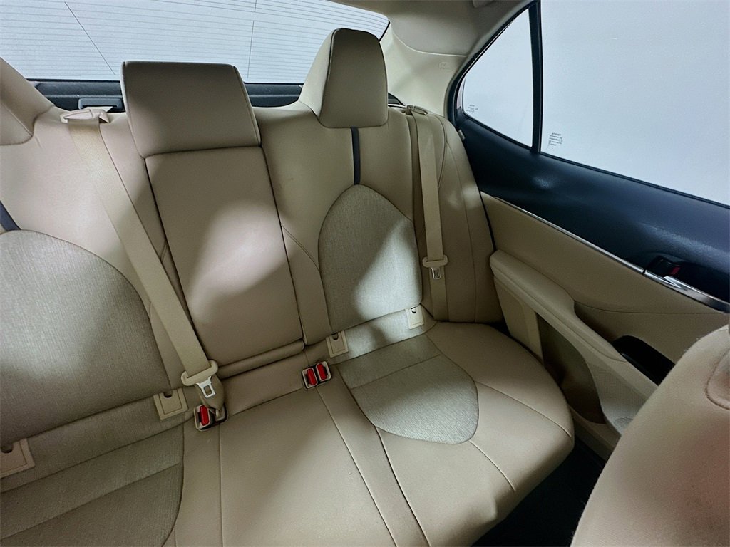 Used 2021 Toyota Camry LE image 14