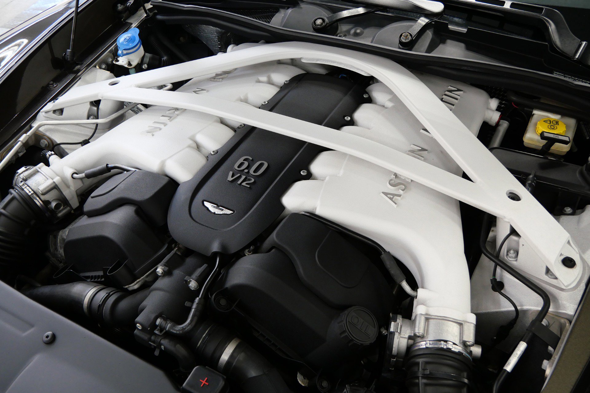 Used 2014 Aston Martin Vanquish Coupe image 50