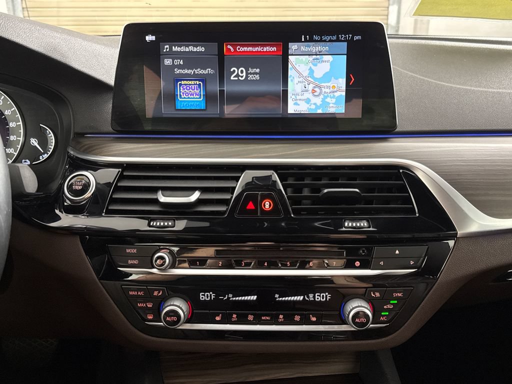 Used 2018 BMW 530e w/ Premium Package 2 RWD image 18