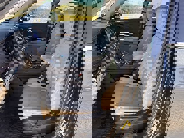 Certified 2021 Cadillac XT4 Luxury w/ Cold Weather Package image 21