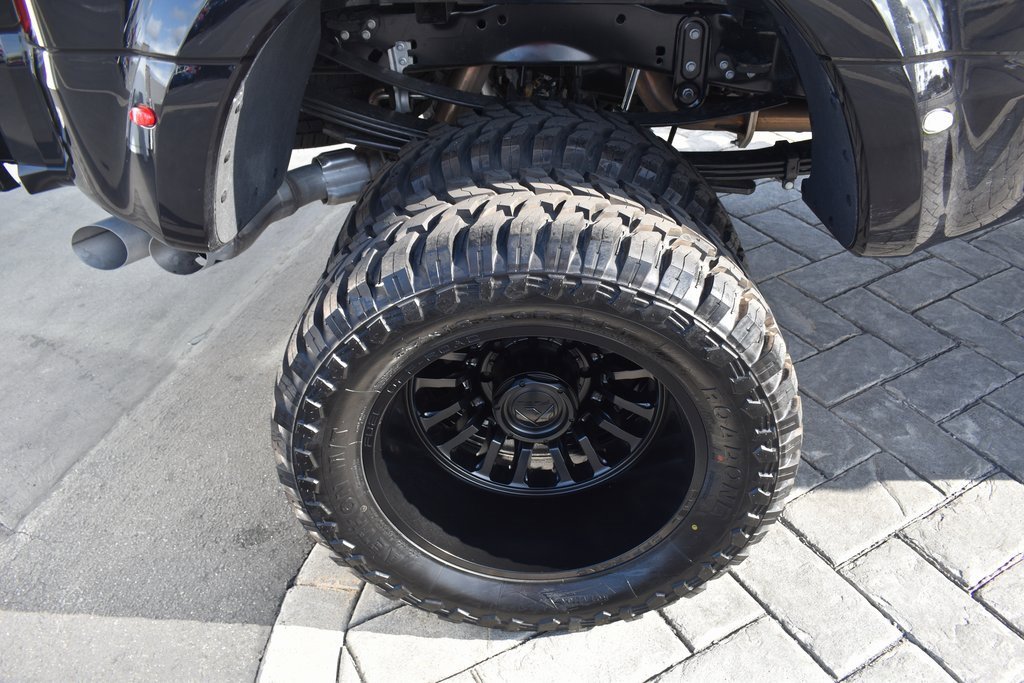 Used 2025 Ford F350 Lariat w/ FX4 Off-Road Package image 12