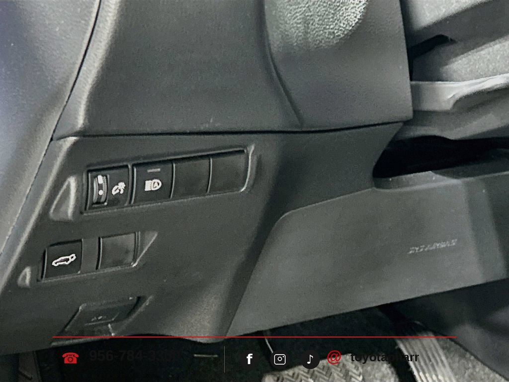 Used 2023 Toyota Corolla Cross XLE w/ Convenience Package FWD image 9