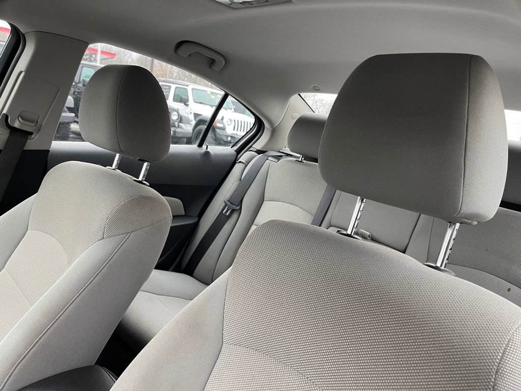 Used 2012 Chevrolet Cruze LT image 12