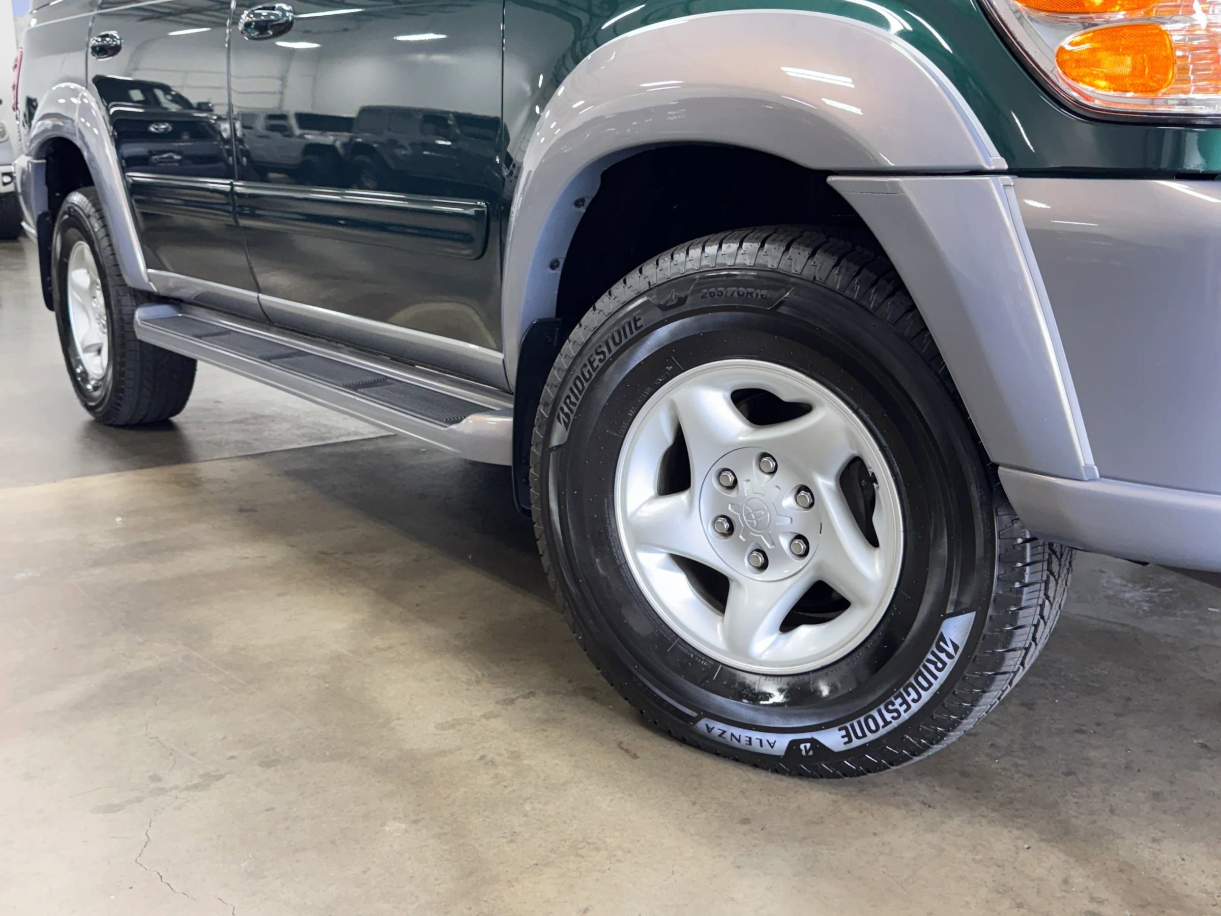 Used 2002 Toyota Sequoia SR5 AWD/4WD image 18