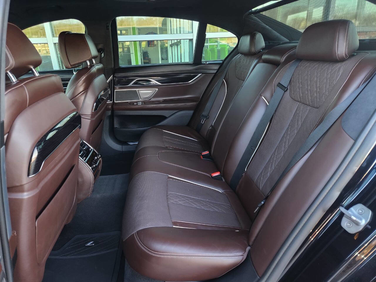 Used 2016 BMW 750i xDrive image 16