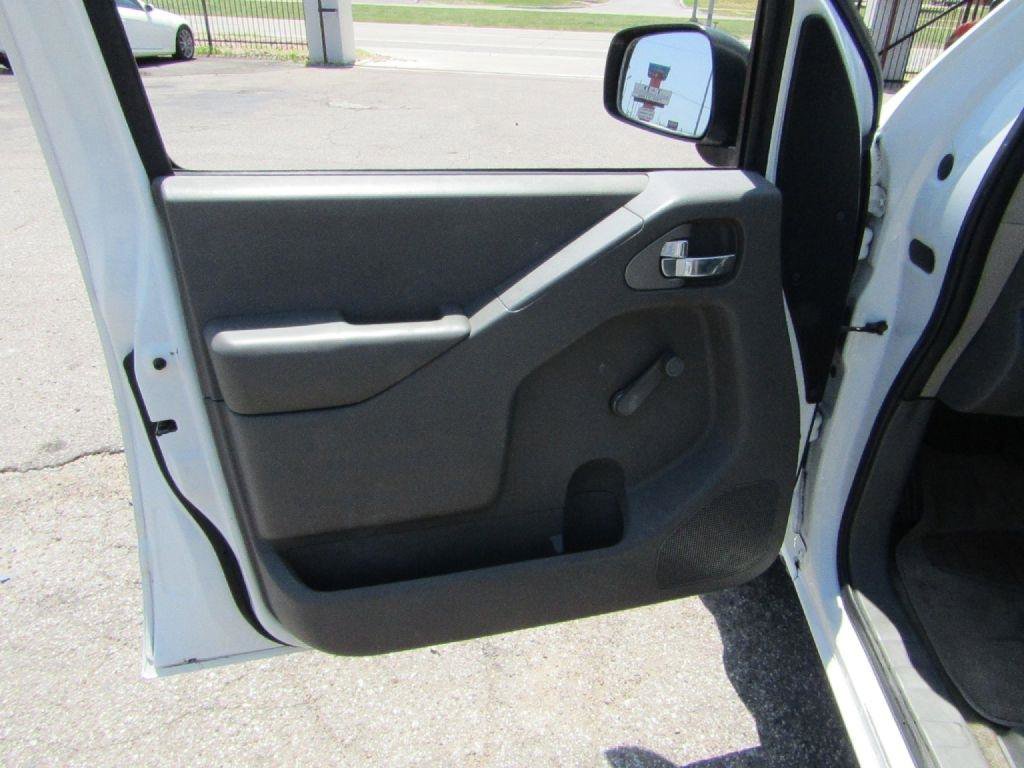 Used 2015 Nissan Frontier S RWD image 30