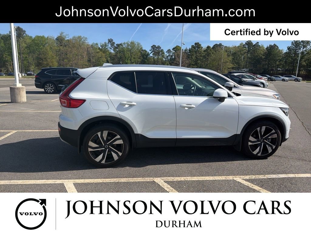 Used 2023 Volvo XC40 B5 Plus w/ Driver Assist Package image 7