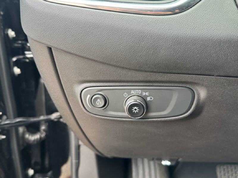 Used 2023 Chevrolet Equinox LS FWD image 8