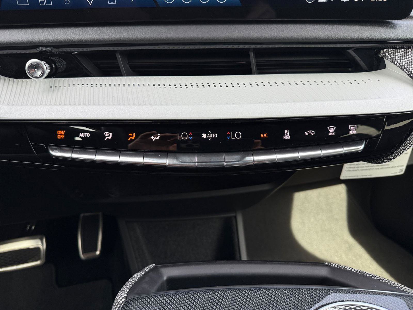 New 2026 Cadillac Optiq Luxury 1 image 26