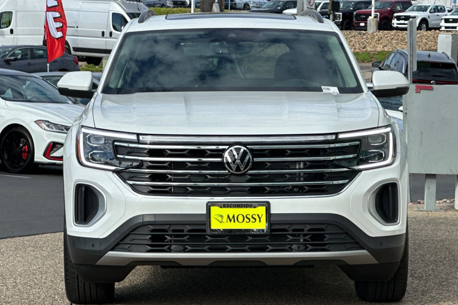 New 2026 Volkswagen Atlas SE image 8