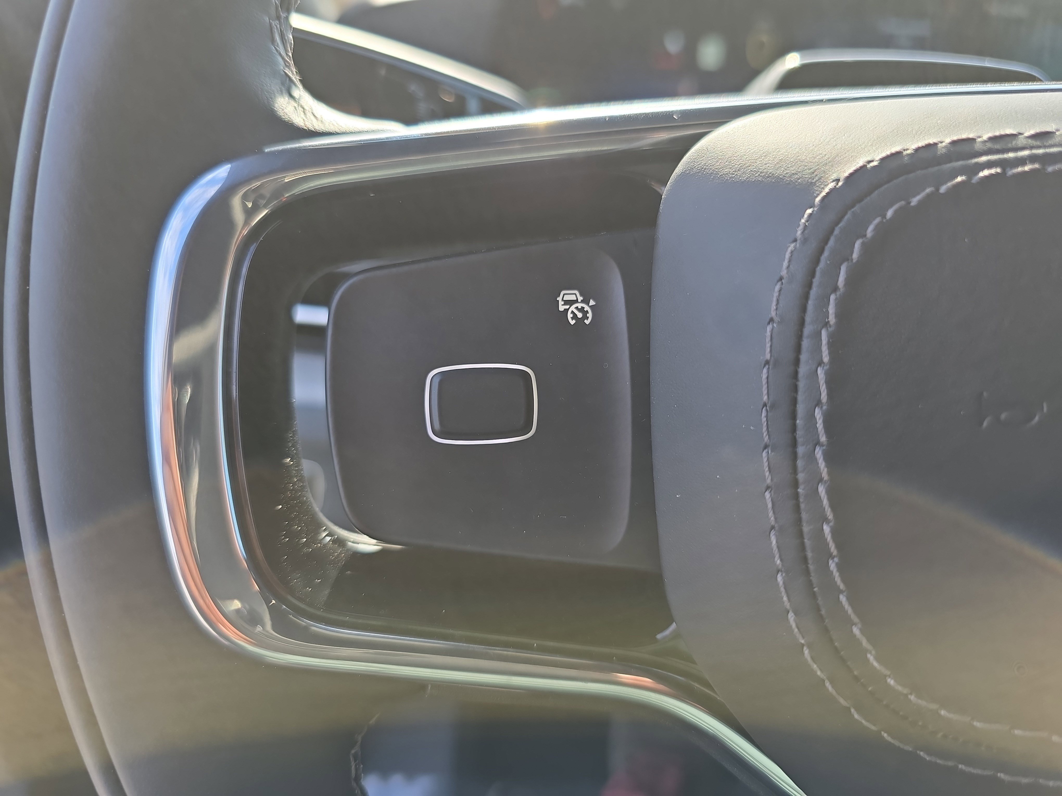 New 2025 Lincoln Navigator Reserve w/ Jet Appearance Package image 16