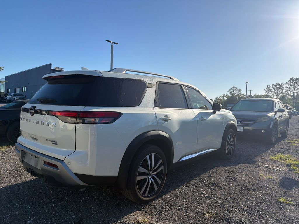 Used 2024 Nissan Pathfinder Platinum image 5