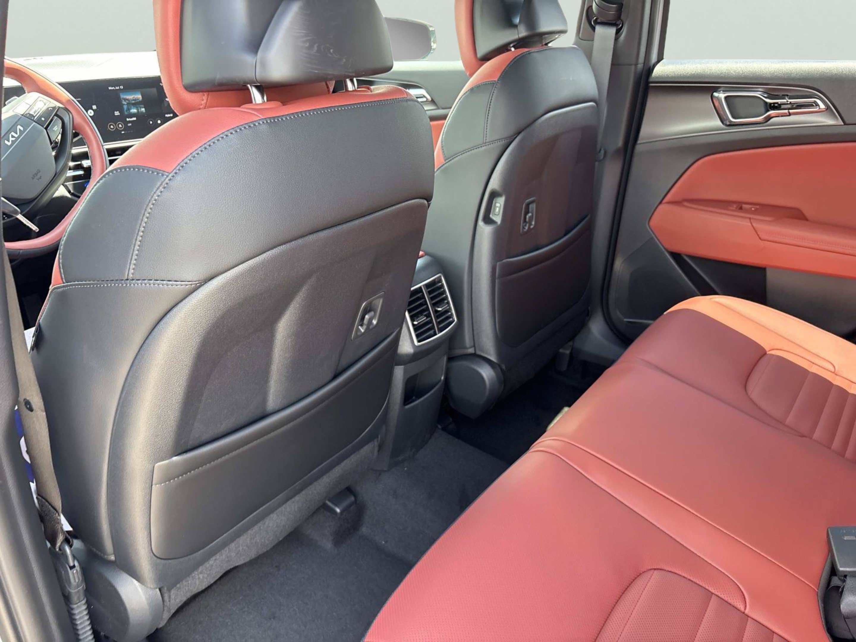 New 2027 Kia Sportage SX Prestige AWD/4WD image 17