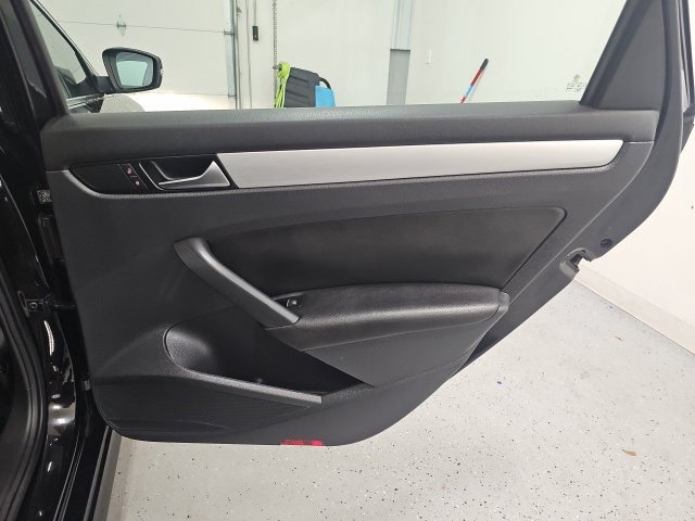 Used 2013 Volkswagen Passat 2.5 SE FWD image 29