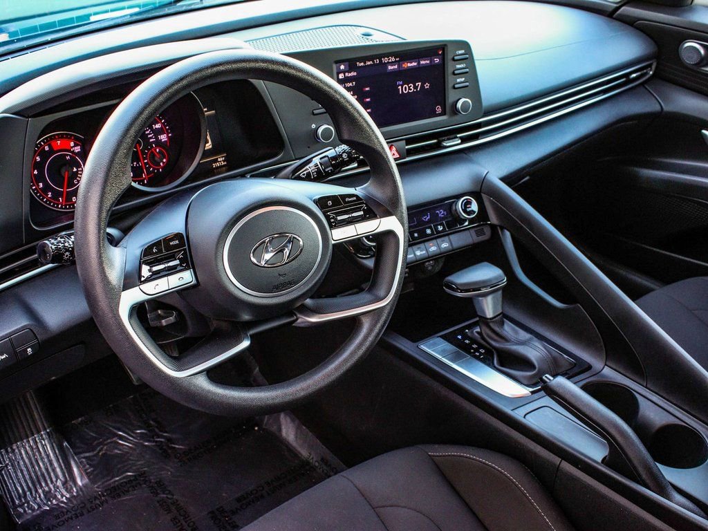 Used 2023 Hyundai Elantra SEL image 15