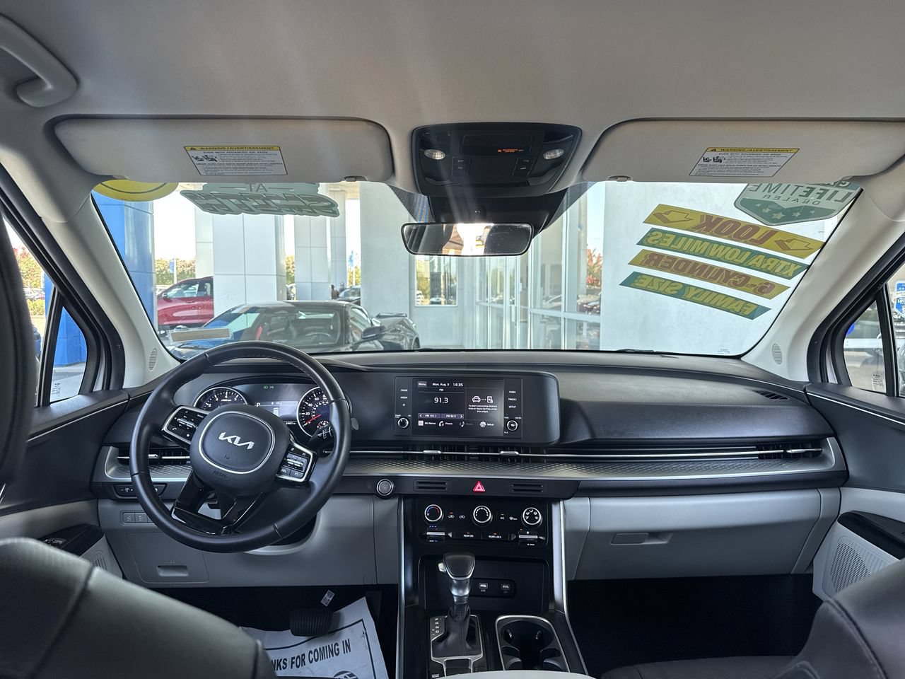 Used 2022 Kia Carnival LX FWD image 18