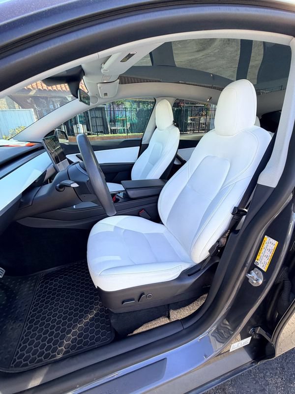Used 2022 Tesla Model Y Performance AWD/4WD image 17