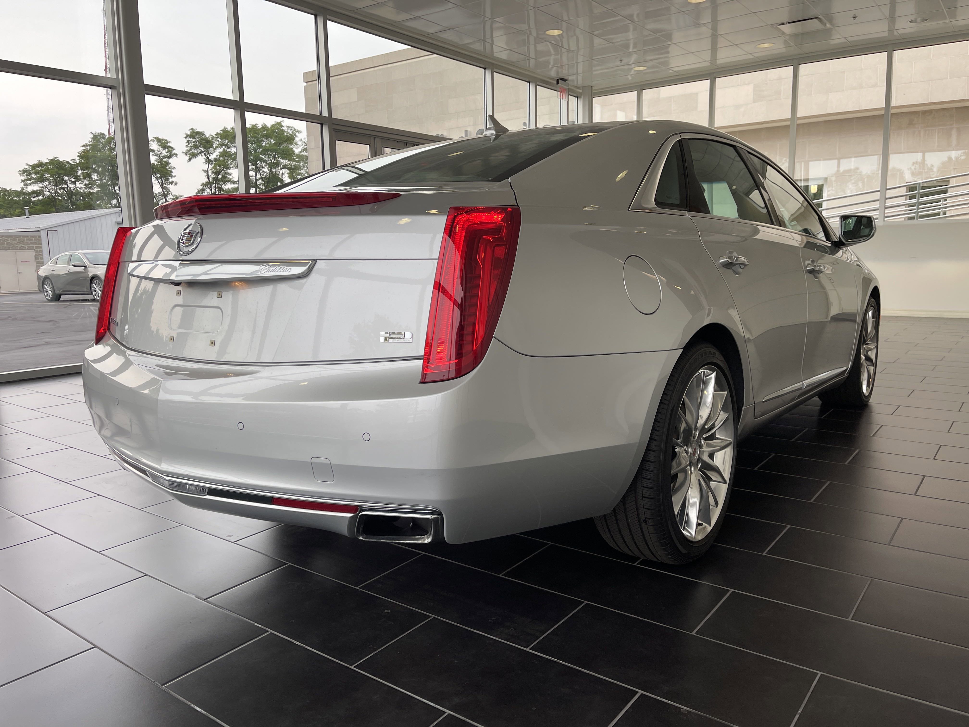 Used 2013 Cadillac XTS Platinum image 5