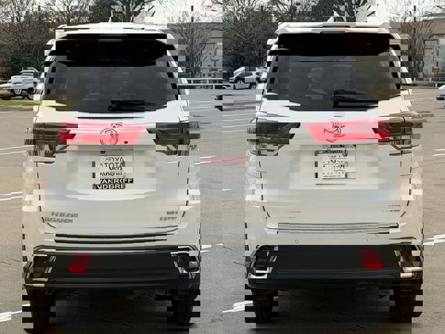 Certified 2018 Toyota Highlander Limited Platinum image 5