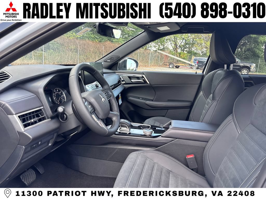 New 2026 Mitsubishi Outlander LE AWD/4WD image 3