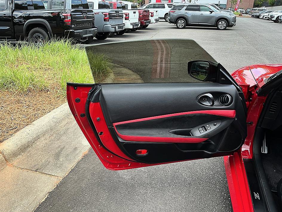 Certified 2025 Nissan Z Performance w/ Floor Mat Package RWD image 7