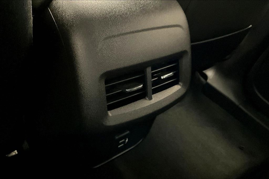 Used 2024 GMC Terrain SLE w/ Driver Convenience Package image 25