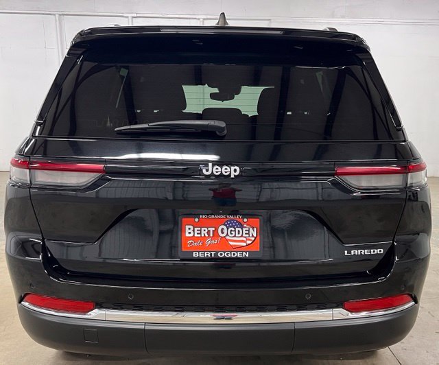 Used 2024 Jeep Grand Cherokee Laredo X RWD image 5