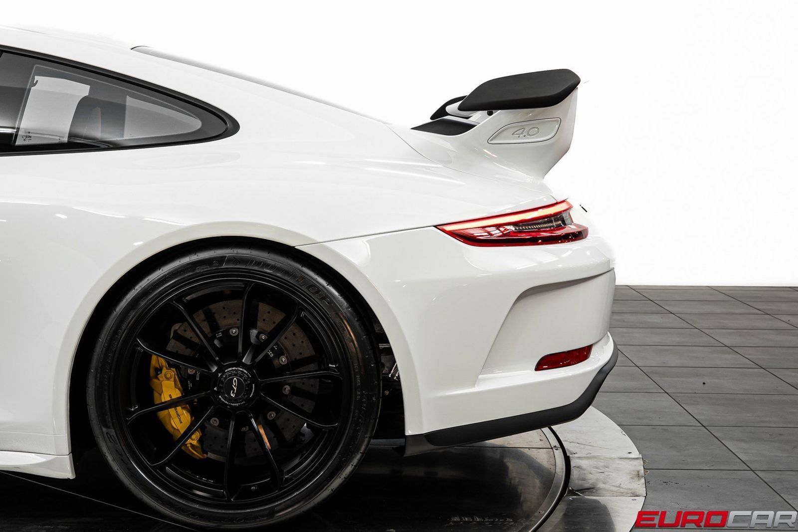 Used 2018 Porsche 911 GT3 RWD image 17