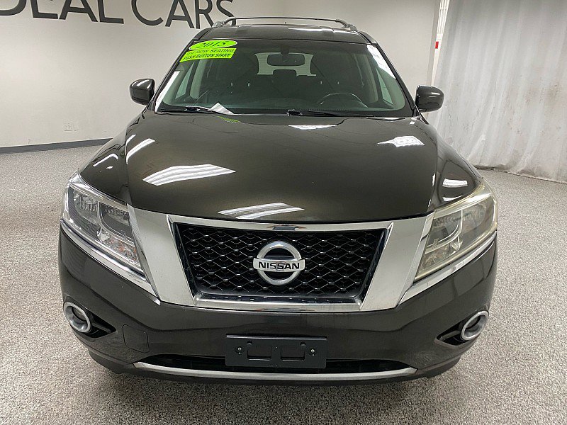 Used 2015 Nissan Pathfinder SV w/ Cargo Package image 2