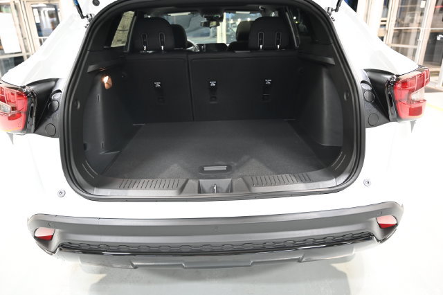 New 2026 Chevrolet Trax RS w/ Sunroof Package FWD image 29