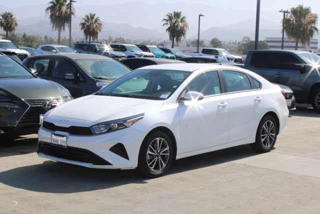 Used 2023 Kia Forte LXS FWD image 3