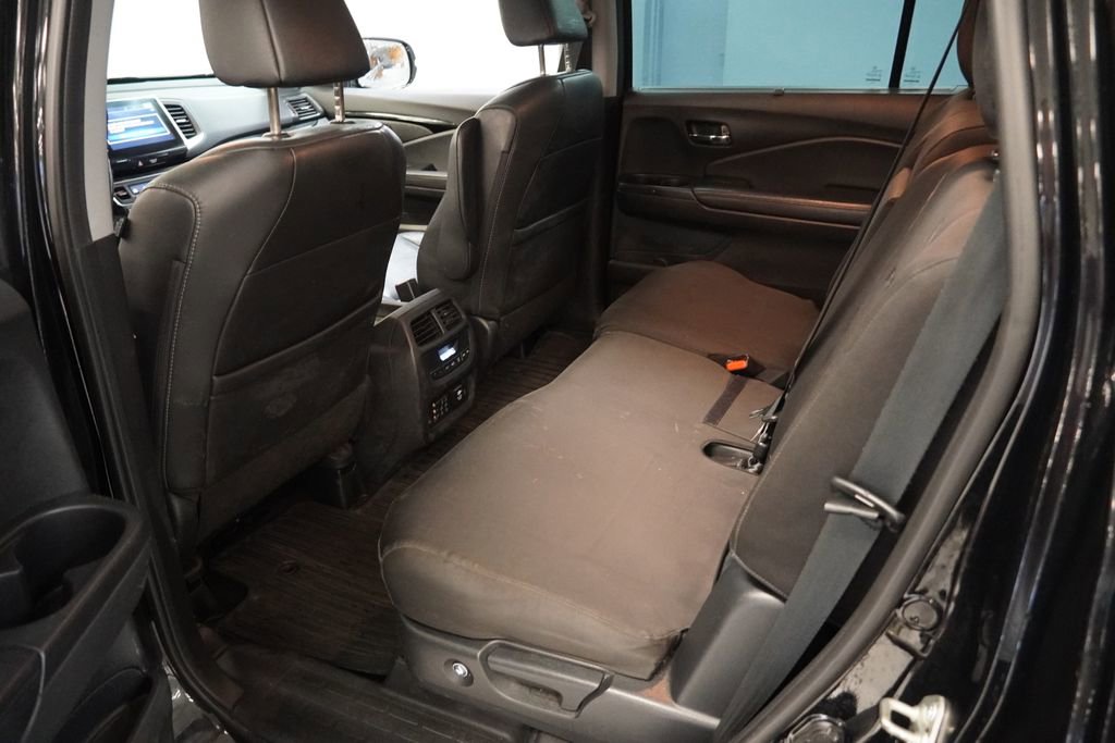 Used 2017 Honda Pilot Touring image 19