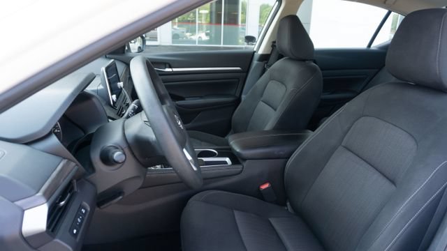Used 2023 Nissan Altima 2.5 SV FWD image 16