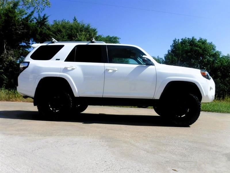 Used 2018 Toyota 4Runner SR5 Premium AWD/4WD image 5