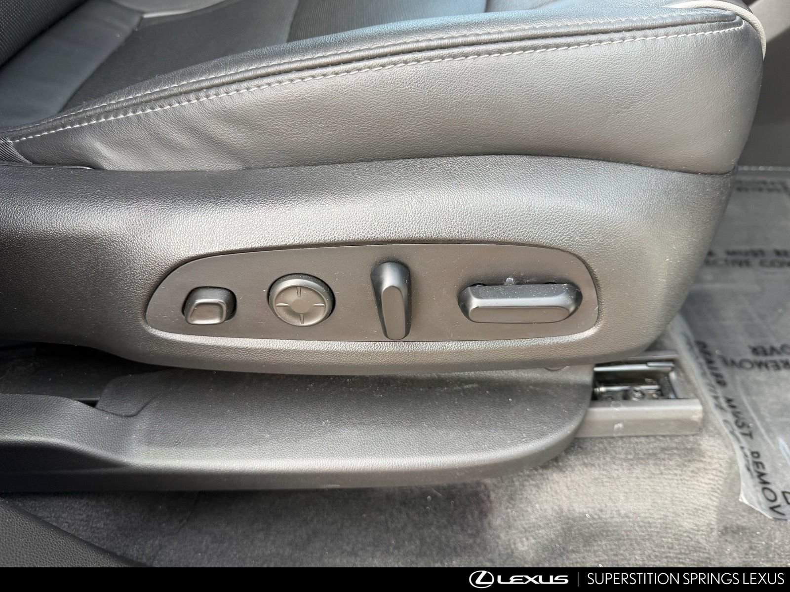 Used 2020 Buick Enclave Avenir w/ Avenir Technology Package FWD image 15