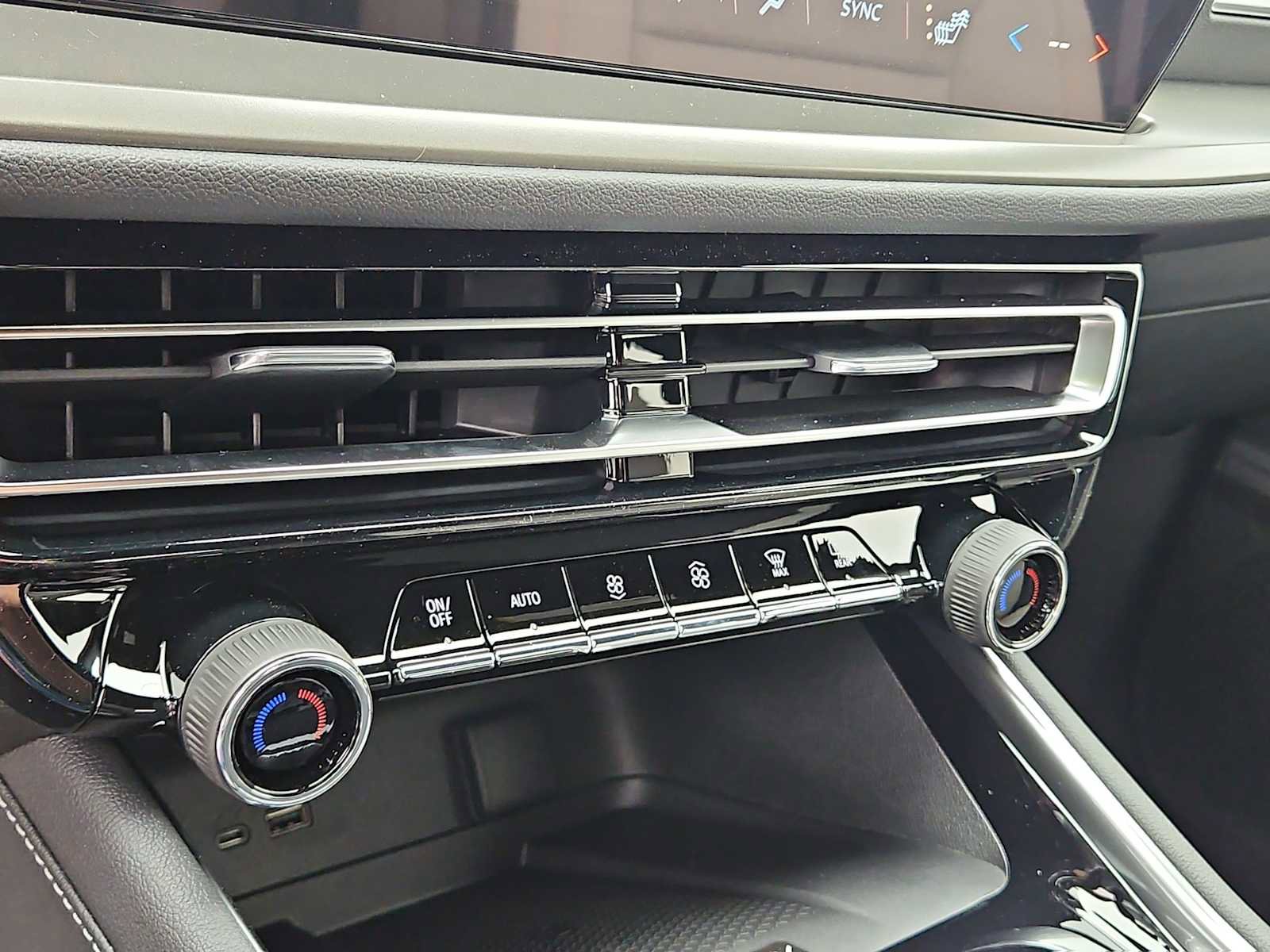 New 2026 Chevrolet Traverse LT w/ Driver Confidence Package image 22