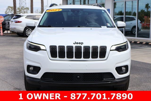 Used 2021 Jeep Cherokee Latitude Plus image 3