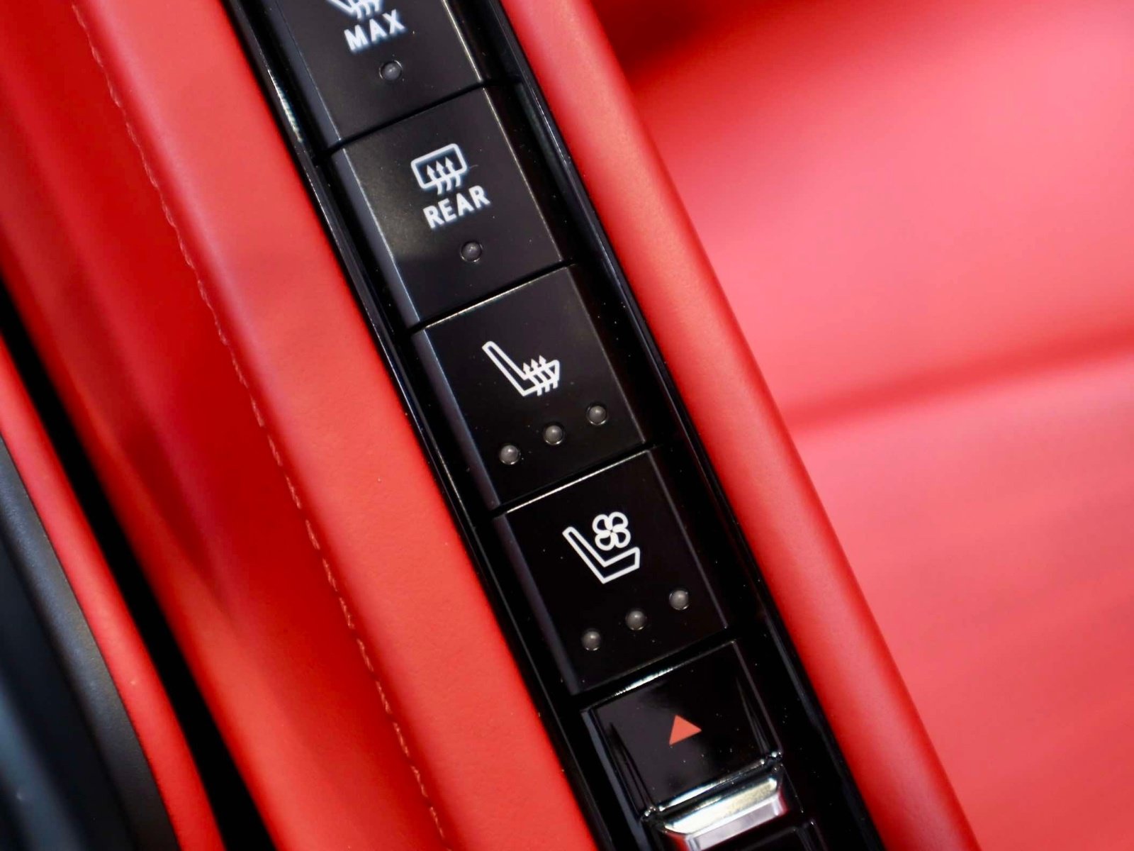 Used 2024 Chevrolet Corvette Z06 RWD image 31