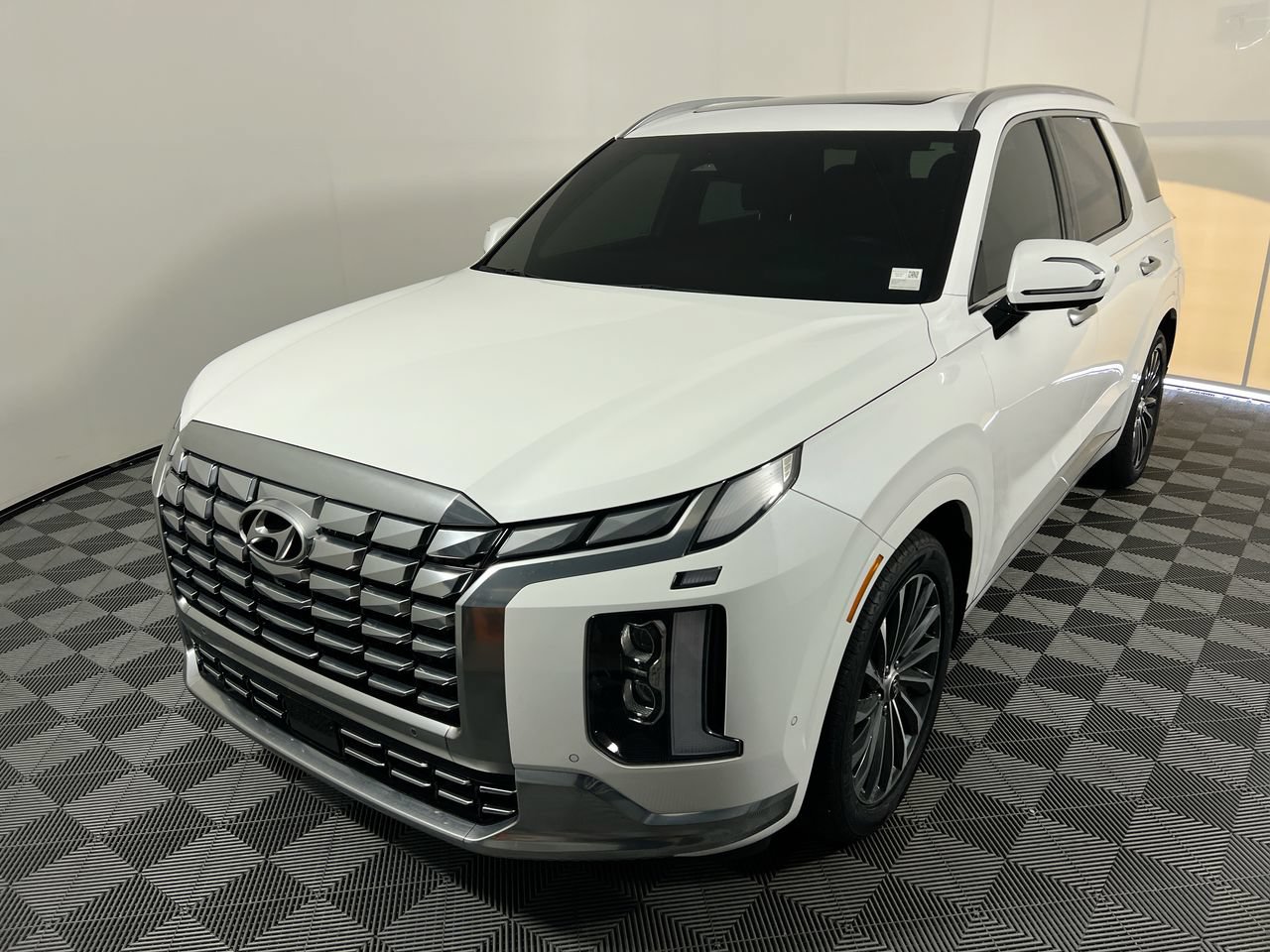 Used 2023 Hyundai Palisade Calligraphy w/ Cargo Package AWD/4WD image 7