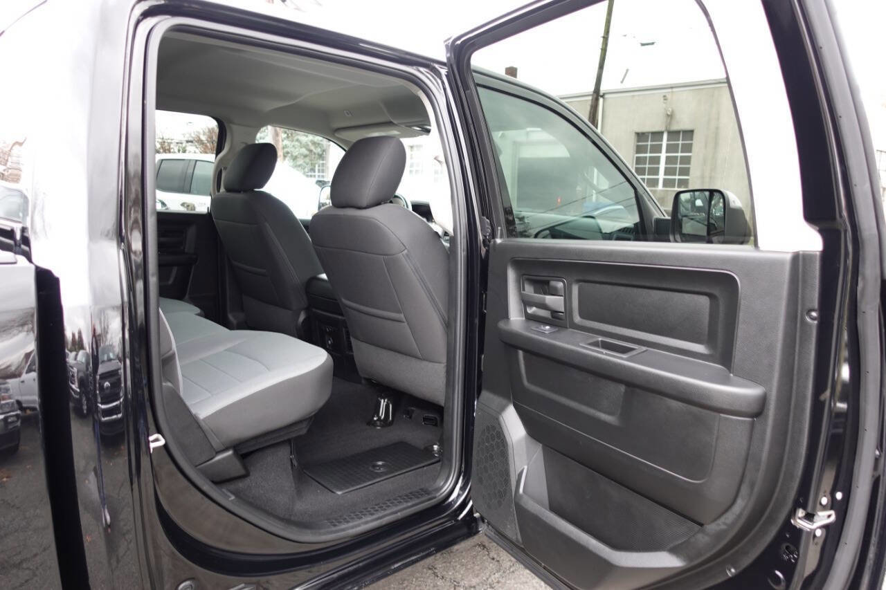 Used 2023 RAM 1500 Express w/ Wheel & Sound Group image 25