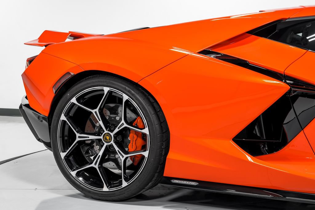 Used 2024 Lamborghini Revuelto AWD/4WD image 46