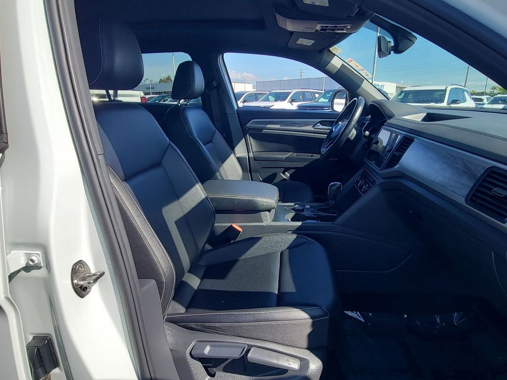 Used 2020 Volkswagen Atlas Cross Sport SE w/ Panoramic Sunroof Package image 27