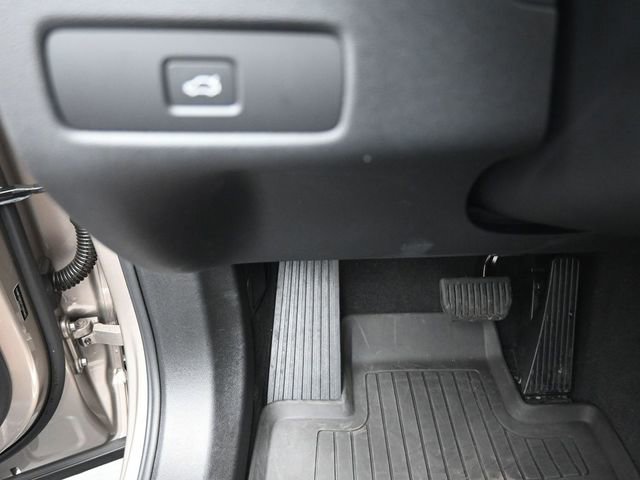 Used 2026 Volvo XC60 B5 Plus w/ Protection Package Premier image 16