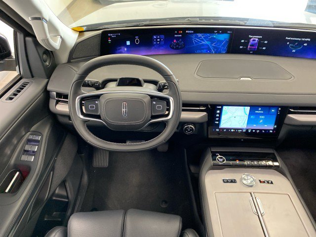 New 2025 Lincoln Navigator Reserve image 16